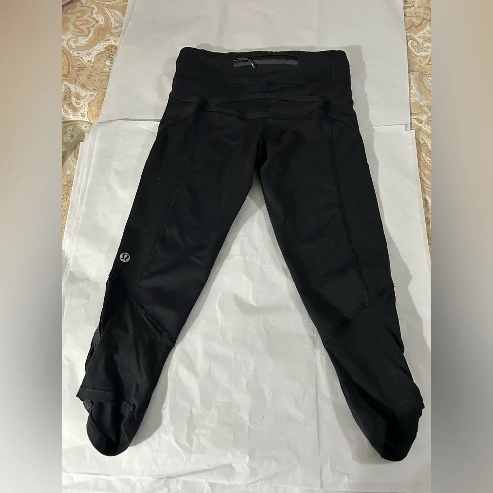 Lululemon‎ Black Croppex  Athletic Leggings